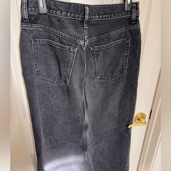 Maxi denim skirt from Madewell in Lunar Wash - Picture 3 of 6